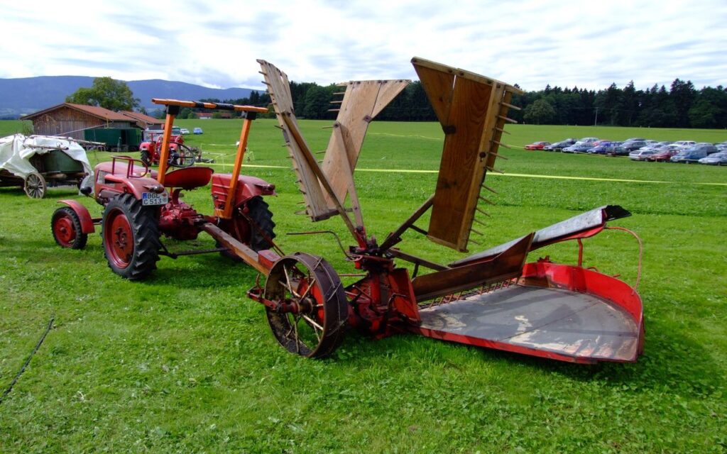 Mechanical Reaper: Transforming Agriculture
