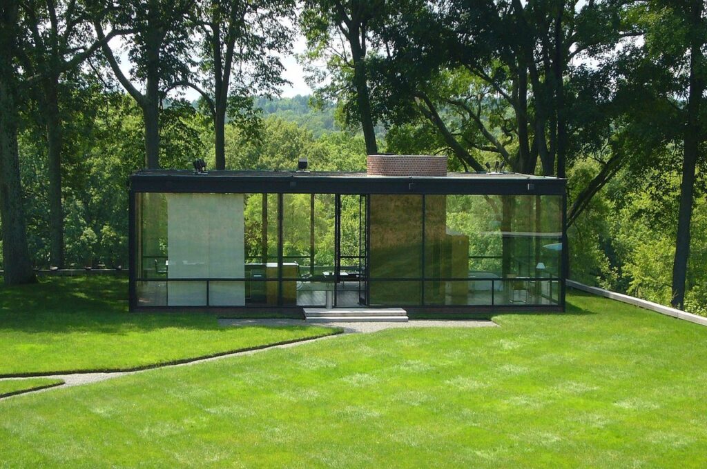 The Glass House: Modernism Unveiled