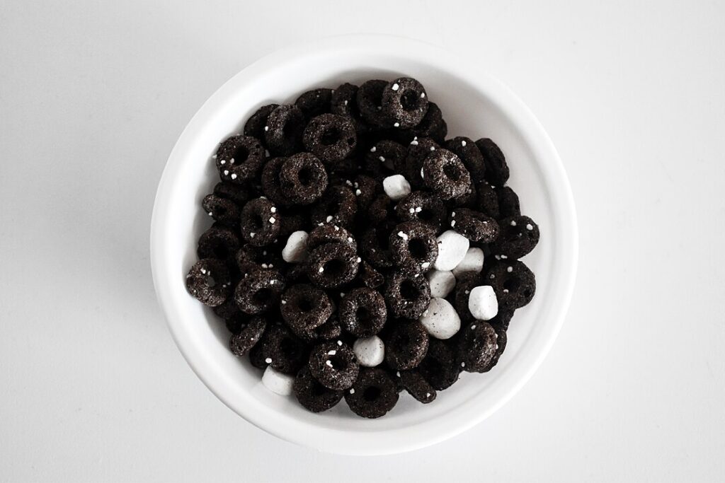 Oreo_O's_cereal,_no_milk