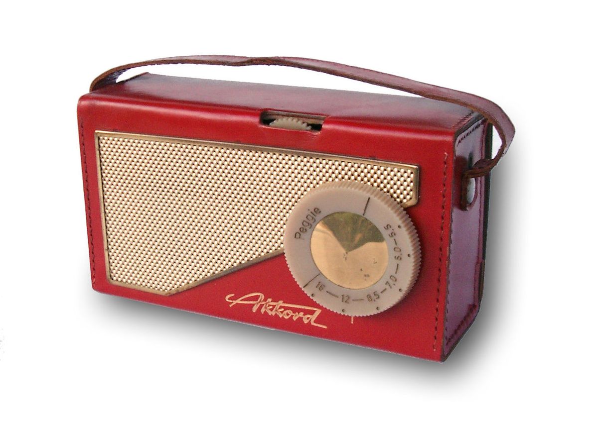 Transistor-Radio Beach Tunes: Portable Pop Hits