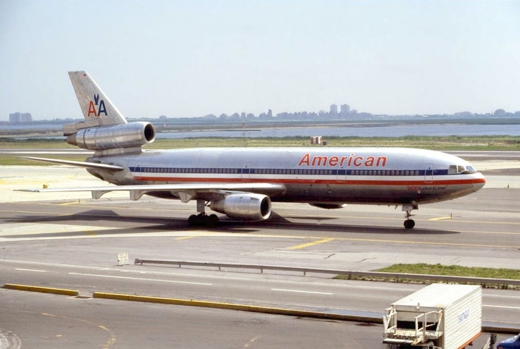 American_Airlines_
