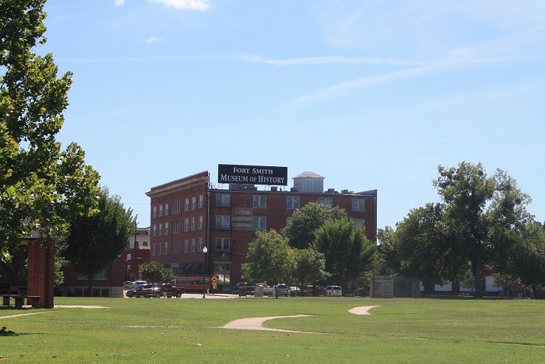 Fort Smith: Law's Last Frontier
