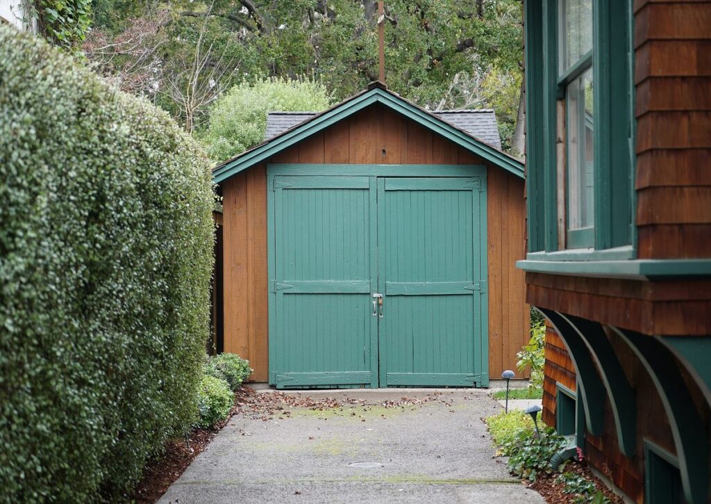 HP Garage: Two Engineers, One Oscillator, Infinite Possibility