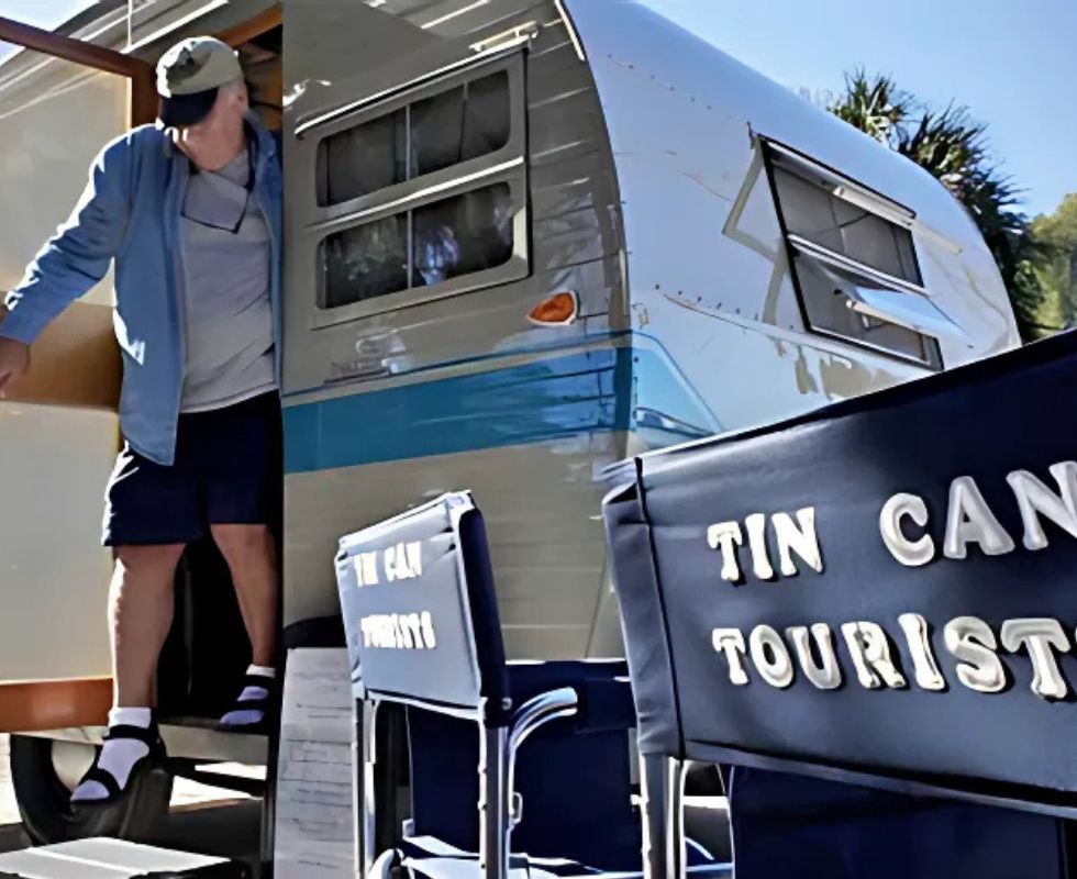 Tin Can Tourists: Travelers to embrace friendship, trailers