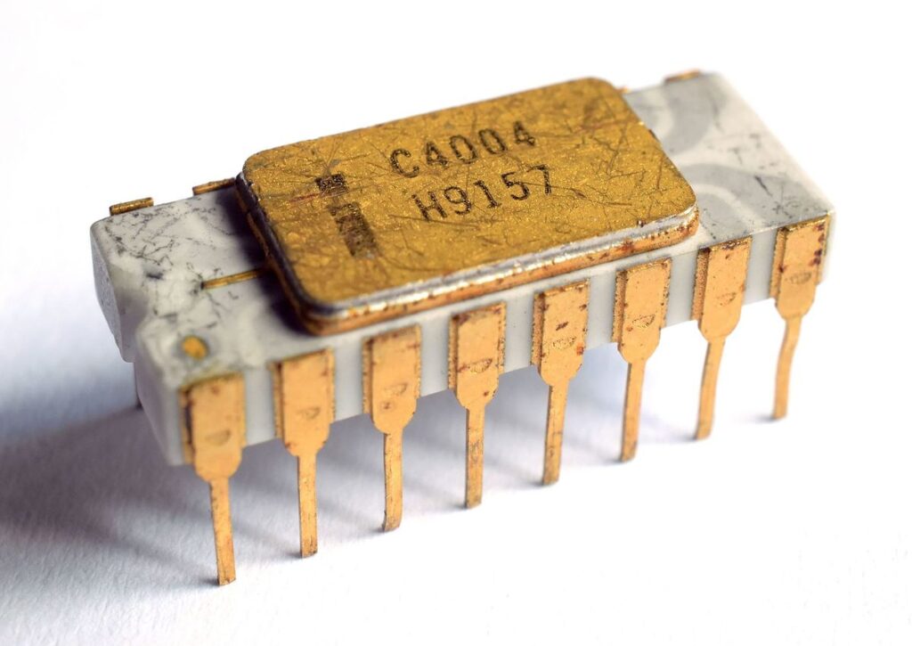Intel 4004: A Whole Computer on Your Fingertip