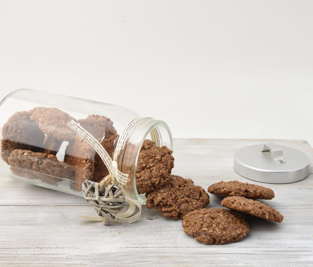 Biscuit Boxes: Sweet Treat Tins