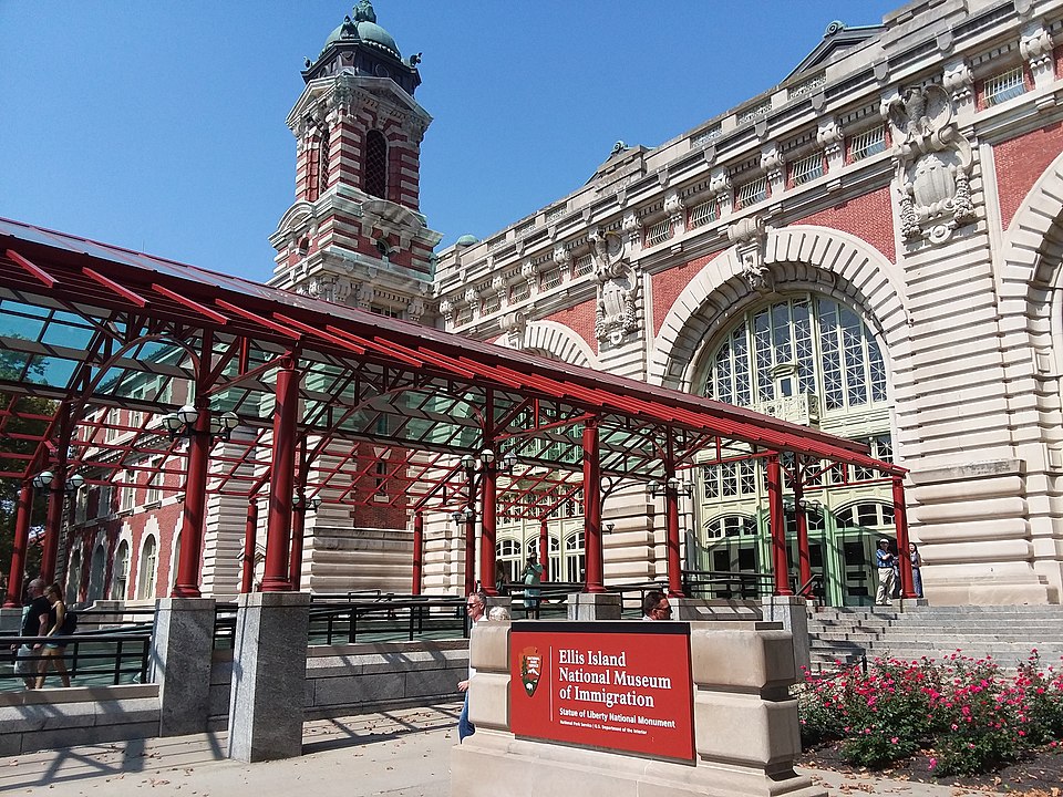 Ellis Island Museum: Gateway to a New World