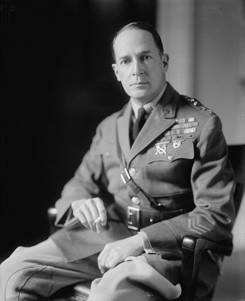 Douglas MacArthur: The Comeback General