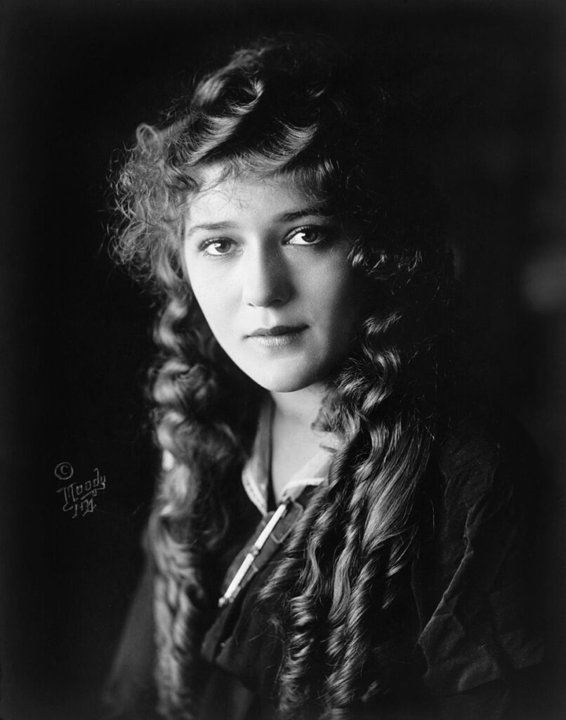 Mary Pickford: America's Sweetheart