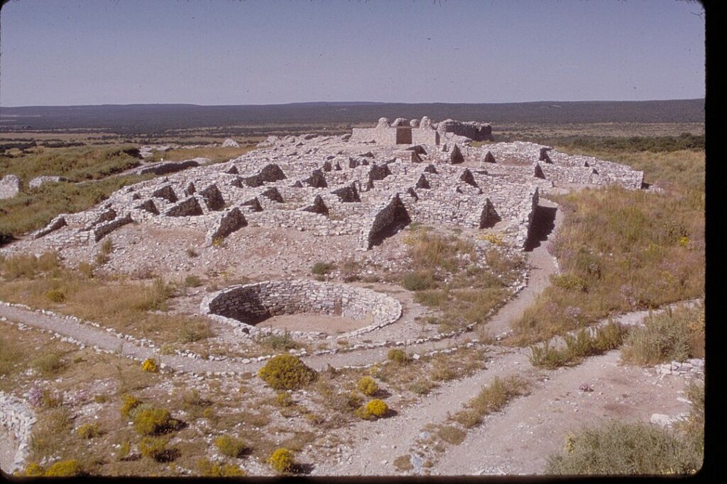 1080px-Views_of_Gran_Quivira_at_Salinas_Pueblos_Mission_National_Monument,_New_Mexico_(d8b8a6eb-3f76-4eaa-b1b6-ea290fb964f8)