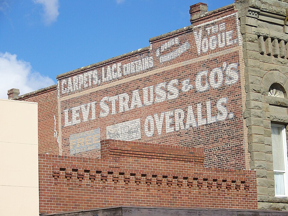 Levi_Strauss & Co