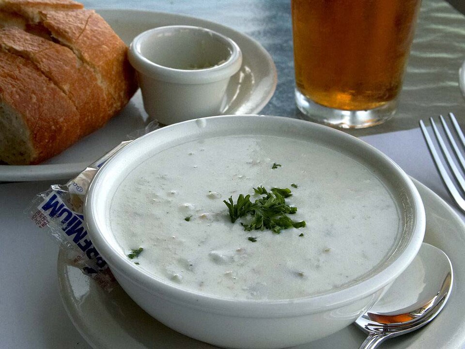 Clam Chowder: New England’s Creamy Delight