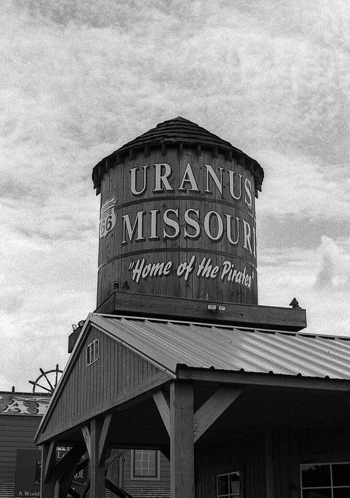 Uranus_Missouri_Watertower