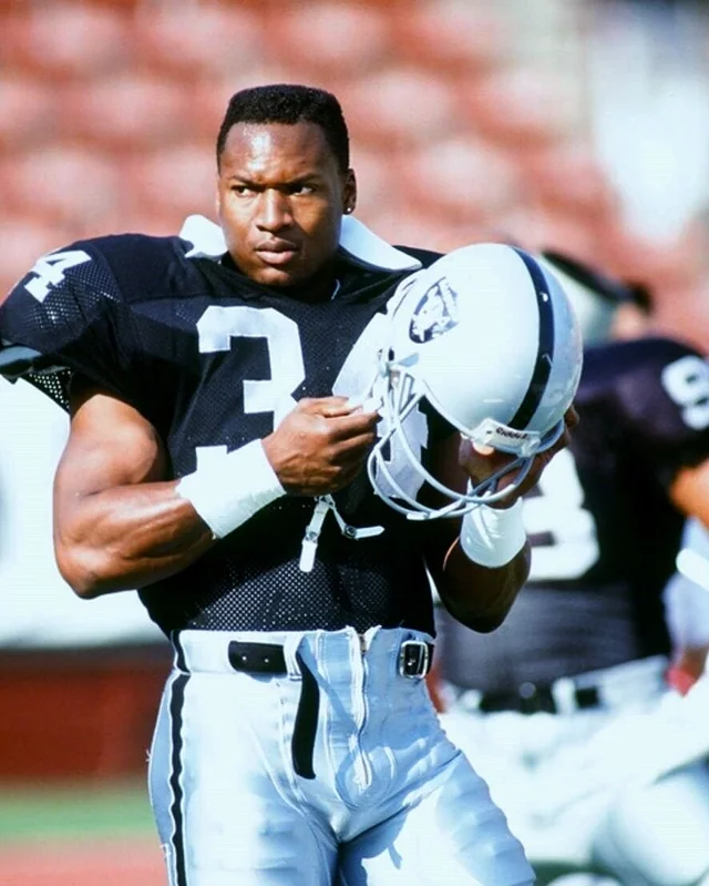 Bo Jackson's Insane Athletic Feats