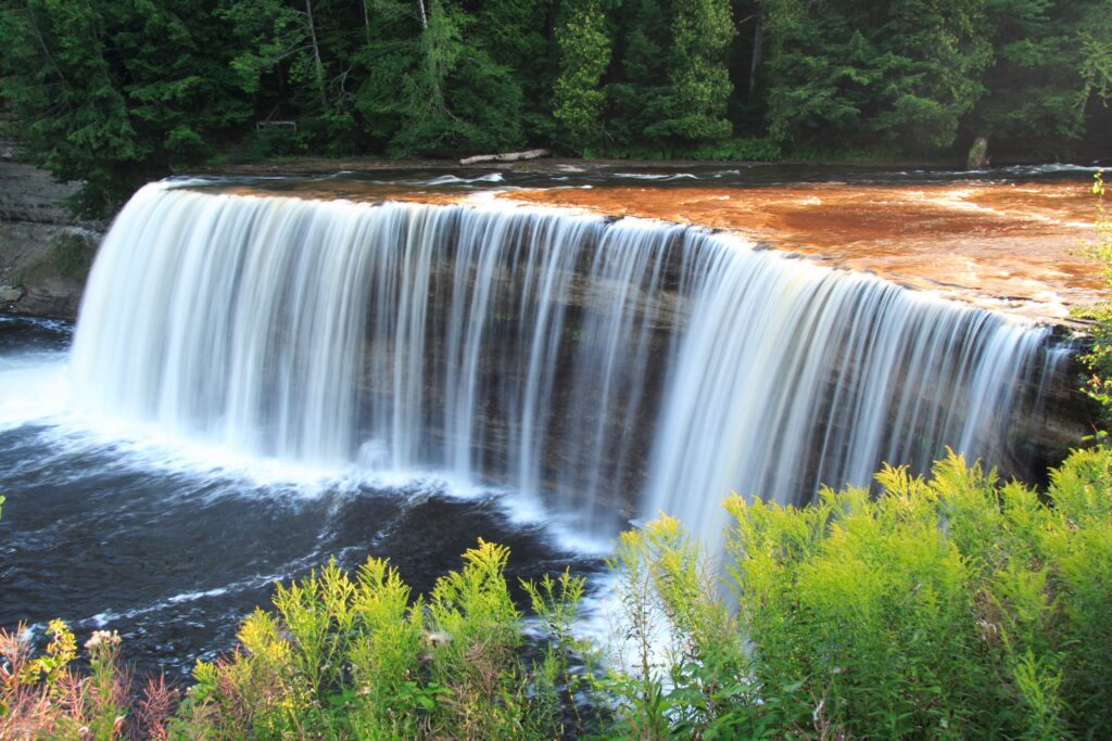 Tahquamenon_falls_