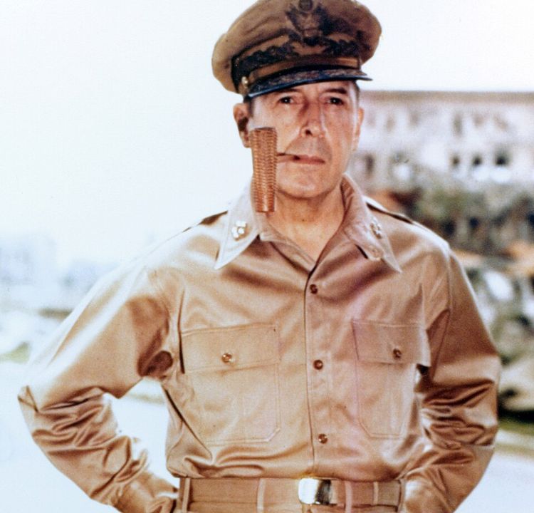 Douglas MacArthur: The Pacific's Hero