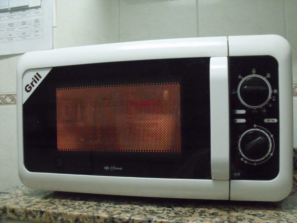 Microwaves: Radar's Delicious Byproduct