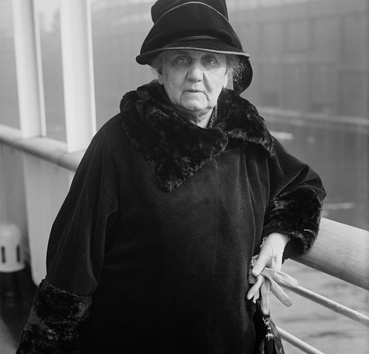 Jane Addams: Social Justice Pioneer