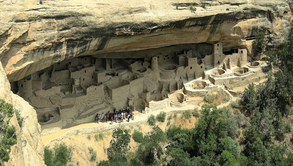Mesa Verde: Cliff Dwellings of Ancestral Puebloans