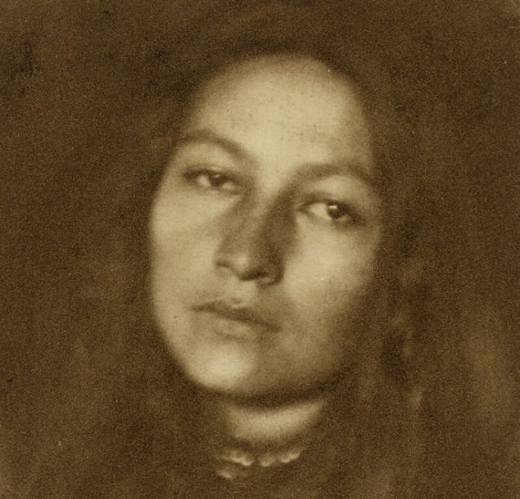 Zitkala-Ša: Indigenous Rights Advocate