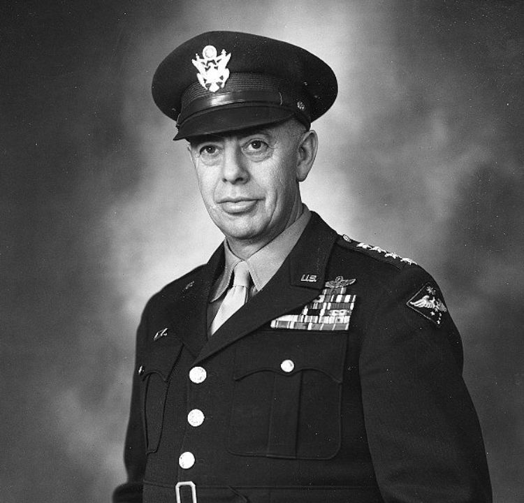 Daring Air Tactician: George C. Kenney