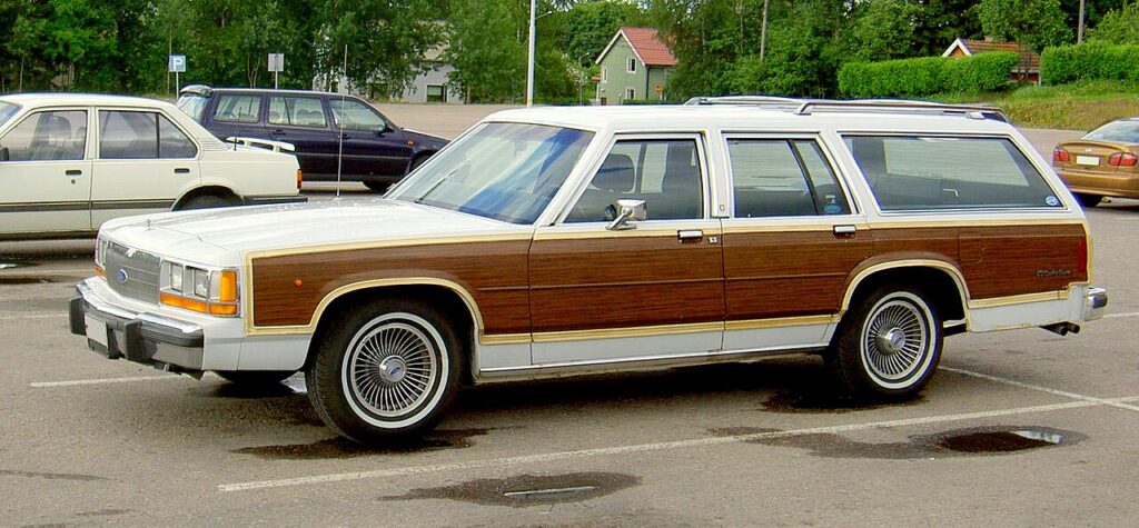 Ford Country Squire: The Quintessential Wagon