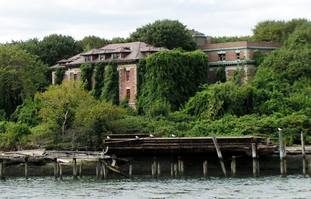 North Brother Island: Quarantine to Ruin