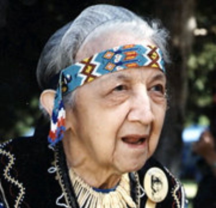 Gladys Tantaquidgeon: Mohegan Medicine Woman
